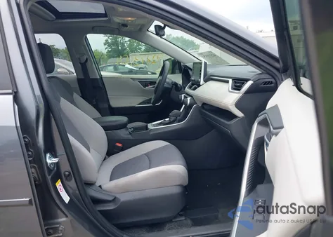 2019 Toyota Rav4 Xle z USA, uszkodzony, nr VIN JTMW1RFV6KD513554